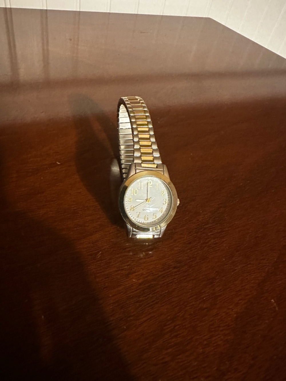 Gold Tone Women's Expansion Band Watch - Unbranded NEW BATTERY